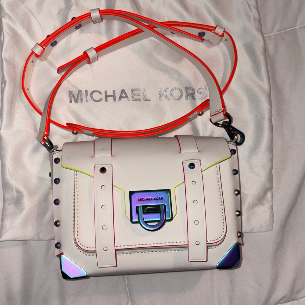 Michael Kors Manhattan Messenger Bag